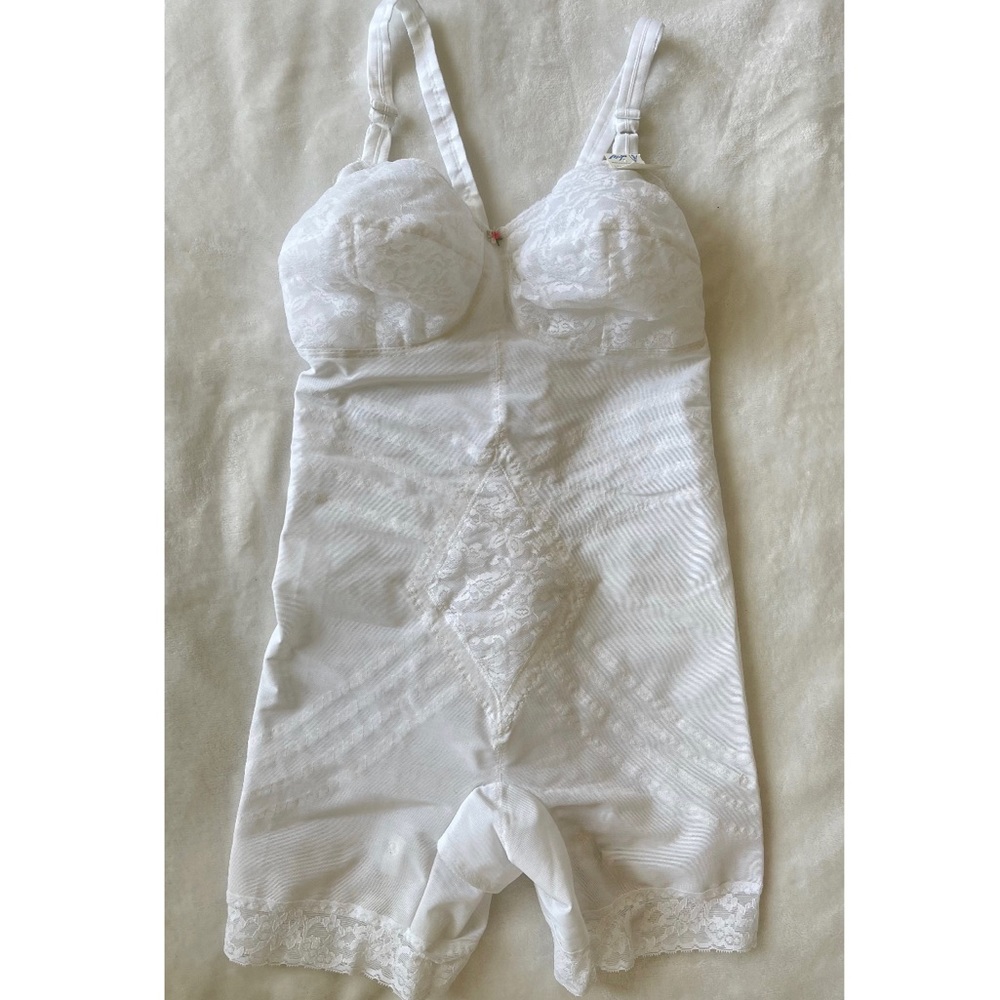 🌹SOLD🌹NWT!!! Vintage 50s/60s White Rago Shapette Body Briefer w/Contour 40D